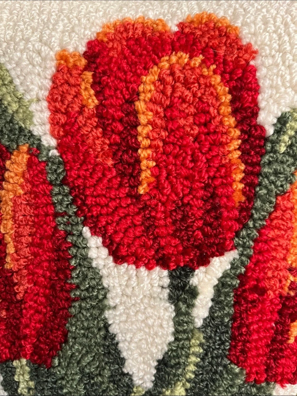 NWT Decorative Red Tulip Needlepoint Throw Pillow - Set of 2